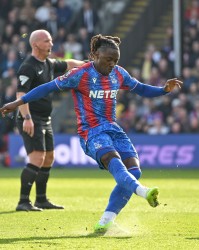 ESPN：热火接近以6000万英镑敲定埃泽，球员已向水晶宫表态愿转投